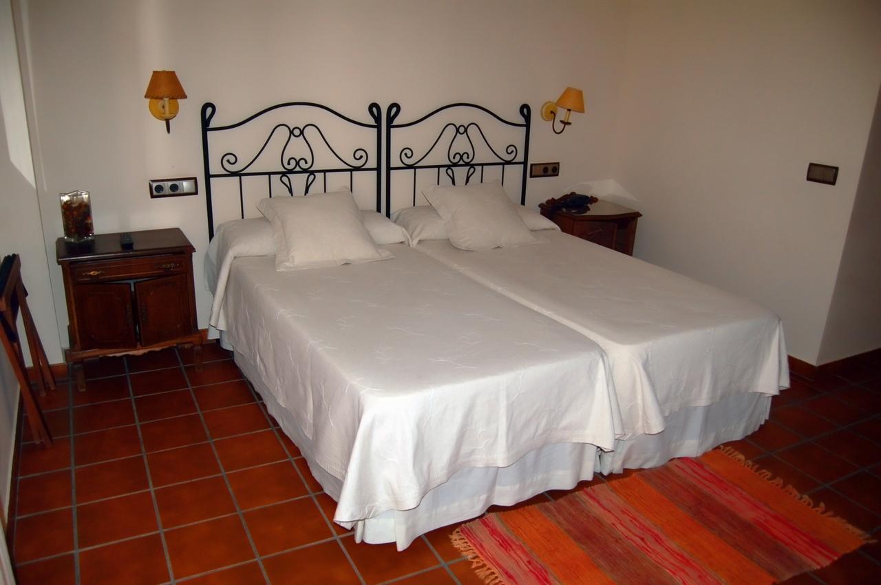 Hotel Rural Villa Matilde มัลปาร์ติดา เด กาเซเรส ภายนอก รูปภาพ