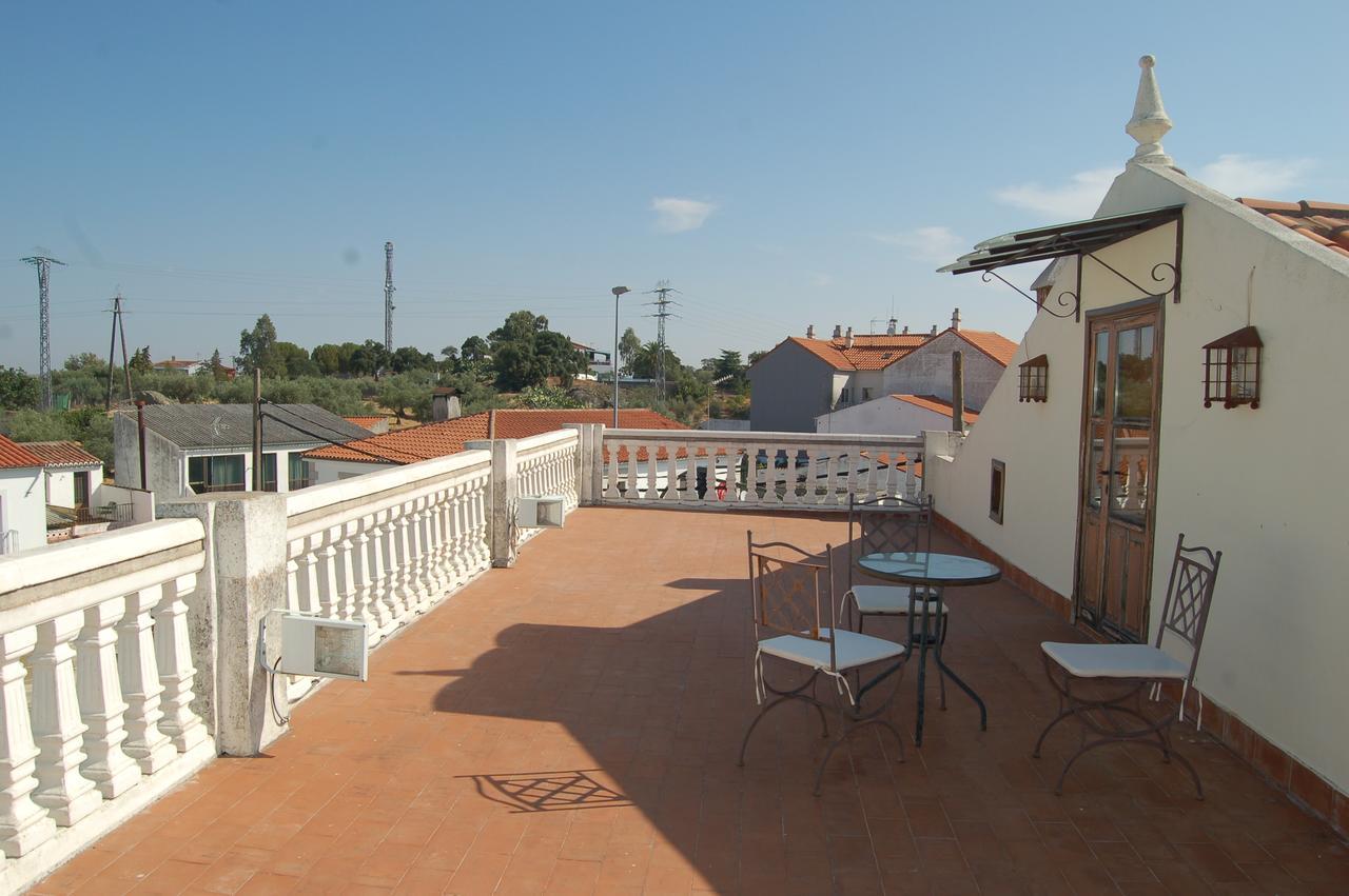 Hotel Rural Villa Matilde มัลปาร์ติดา เด กาเซเรส ภายนอก รูปภาพ