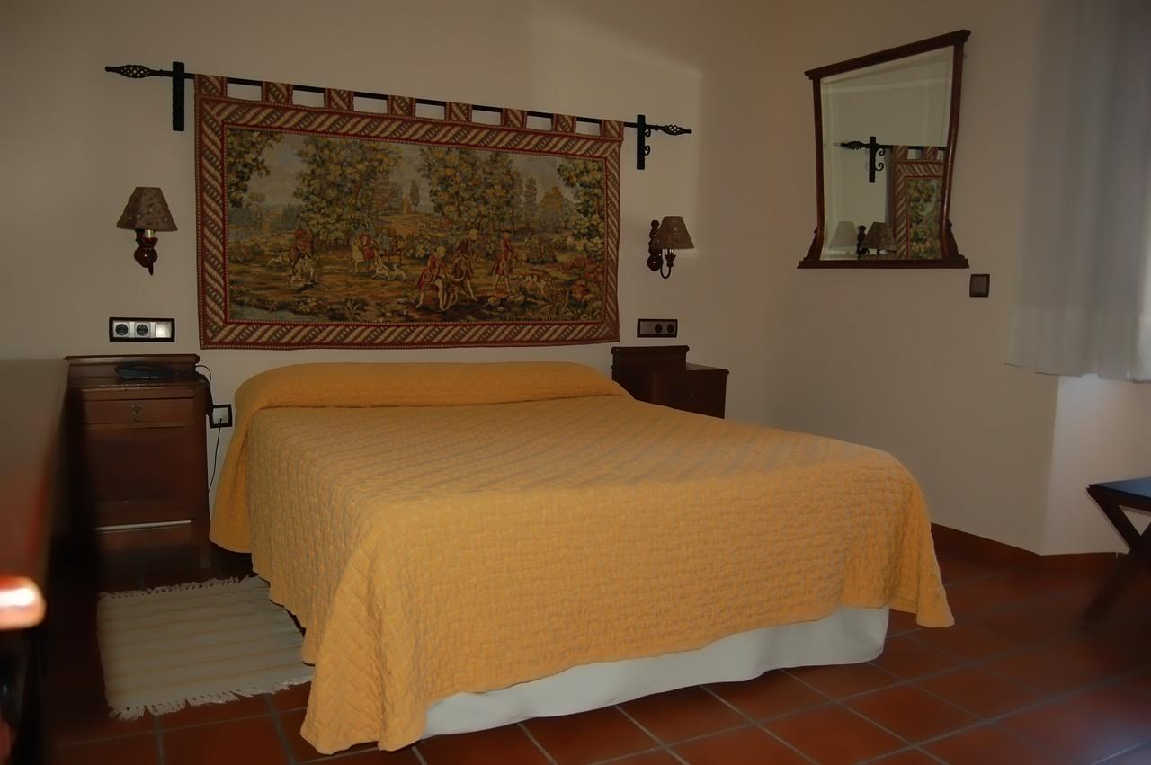Hotel Rural Villa Matilde มัลปาร์ติดา เด กาเซเรส ภายนอก รูปภาพ