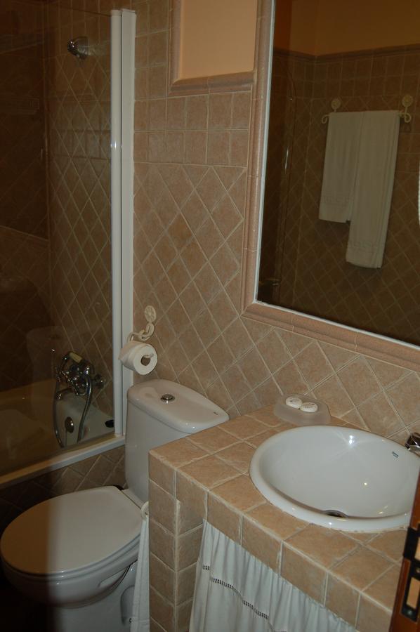 Hotel Rural Villa Matilde มัลปาร์ติดา เด กาเซเรส ภายนอก รูปภาพ